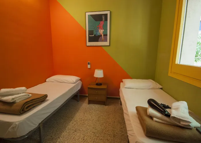 Residencia Albergue Studio Hostal *