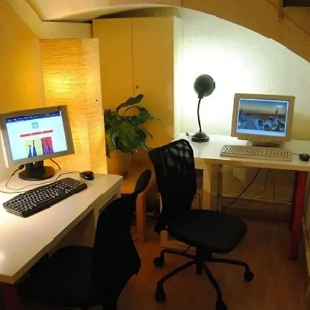Residencia Albergue Studio Hostal
