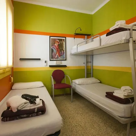 Residencia Albergue Studio Hostal *