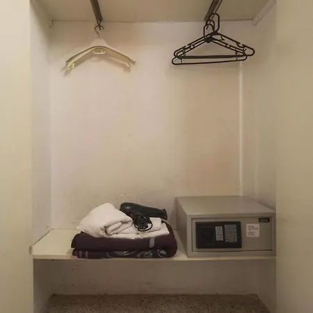 Residencia Albergue Studio Hostal Barcelona