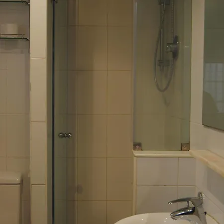 Hostal Residencia Albergue Studio Barcelona