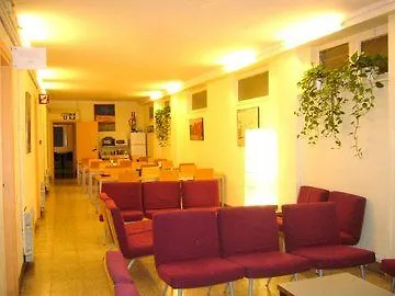 Hostal Residencia Albergue Studio *