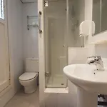 旅馆与一室公寓酒店 *
