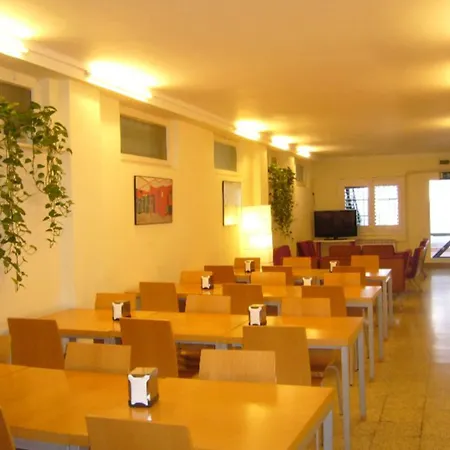 Hostel Studio Hostel *